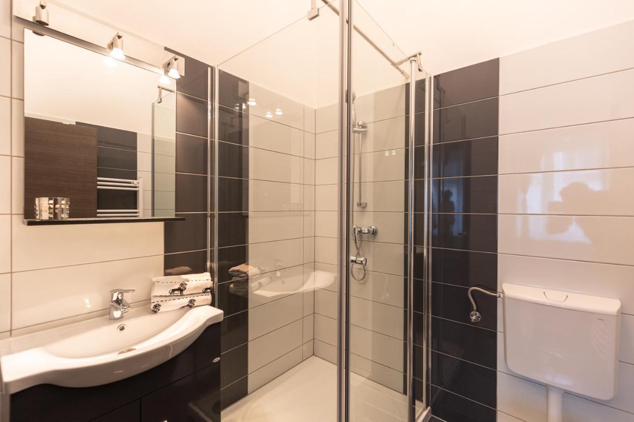 Wiky'S Apartman With 3Bathrooms Budapest Exterior foto