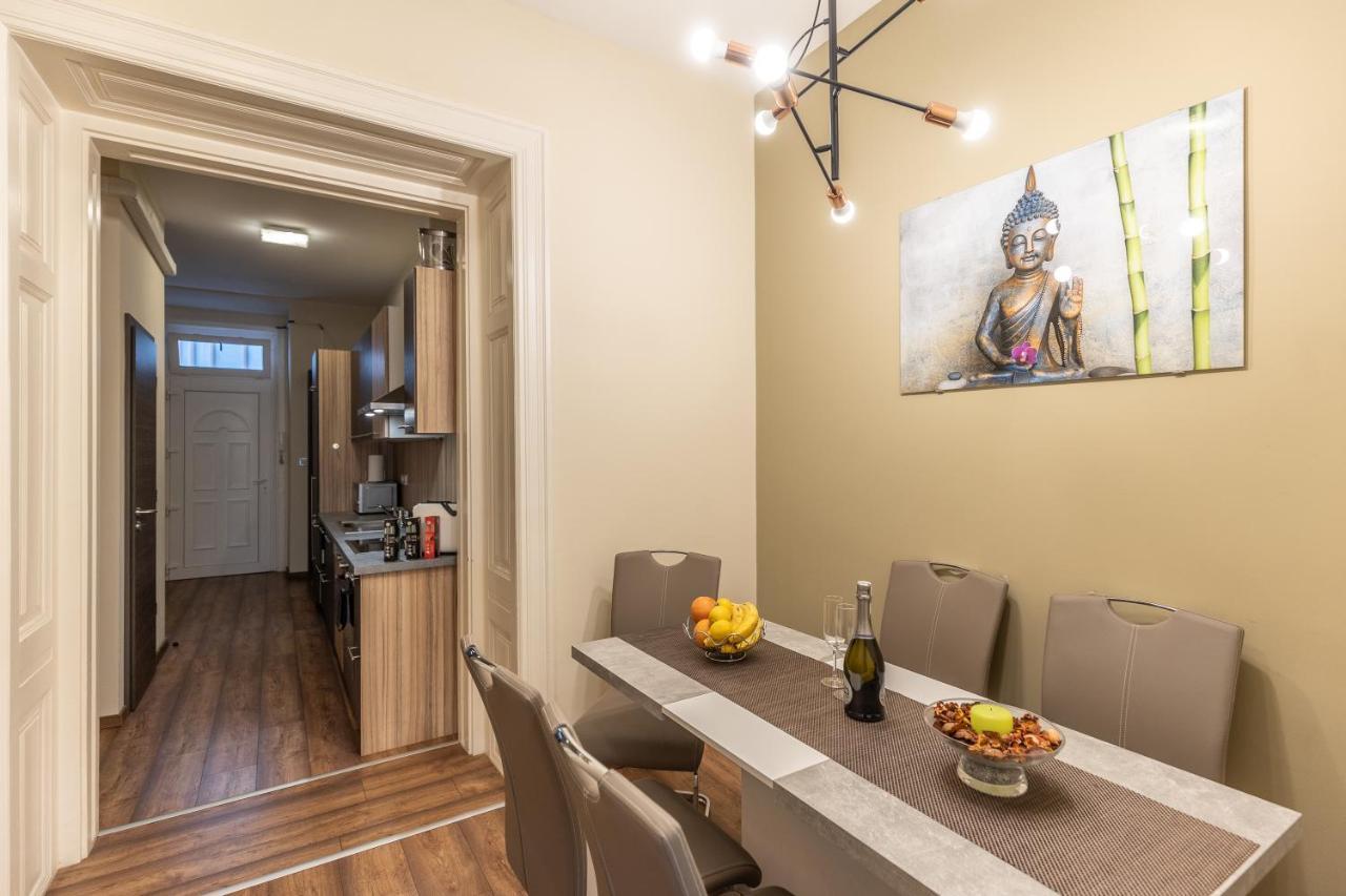 Wiky'S Apartman With 3Bathrooms Budapest Exterior foto